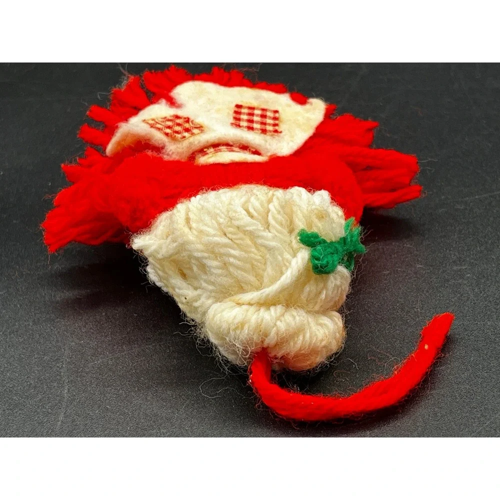 Vtg 1975 Hallmark Mrs Claus Yarn Doll Christmas Ornament Red Gingham Felt Apron